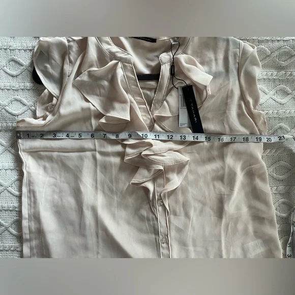 New! T Tahari Elegant Blush Ruffle Blouse Women’s Size Medium - Picture 13 of 15